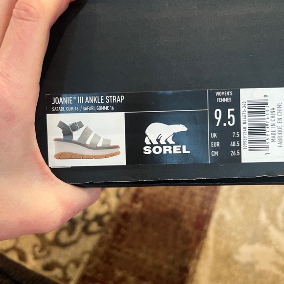 In EUC. Beautiful 2 tone green platform, leather Sorel sandals. In box. - Picture 2 of 5